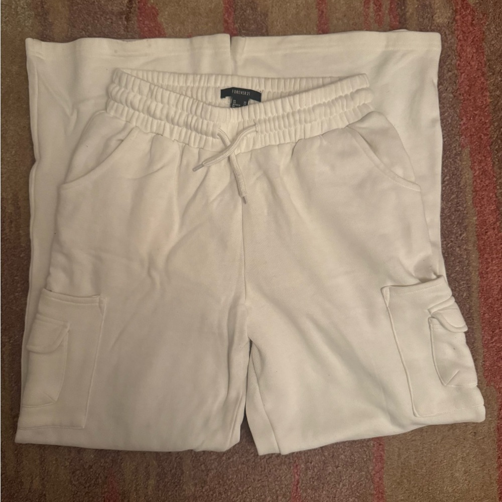 ✨3/$33 SALE      Forever 21 Cream Joggers